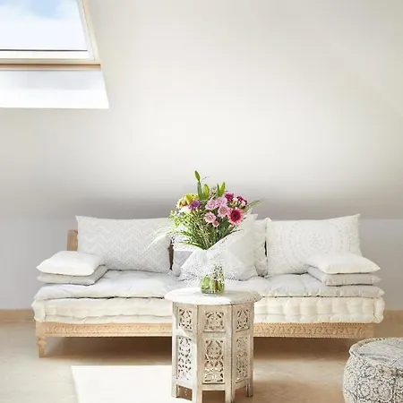 Barcelona Madonna Villa