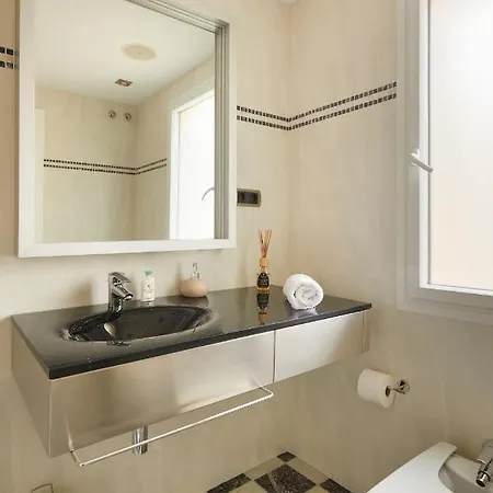 Villa Barcelona Madonna *