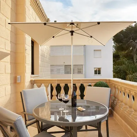 Barcelona Madonna Villa