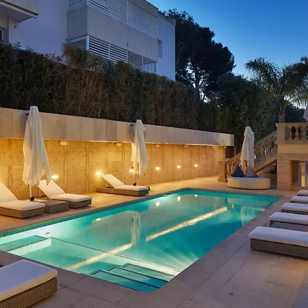 Barcelona Madonna Sitges
